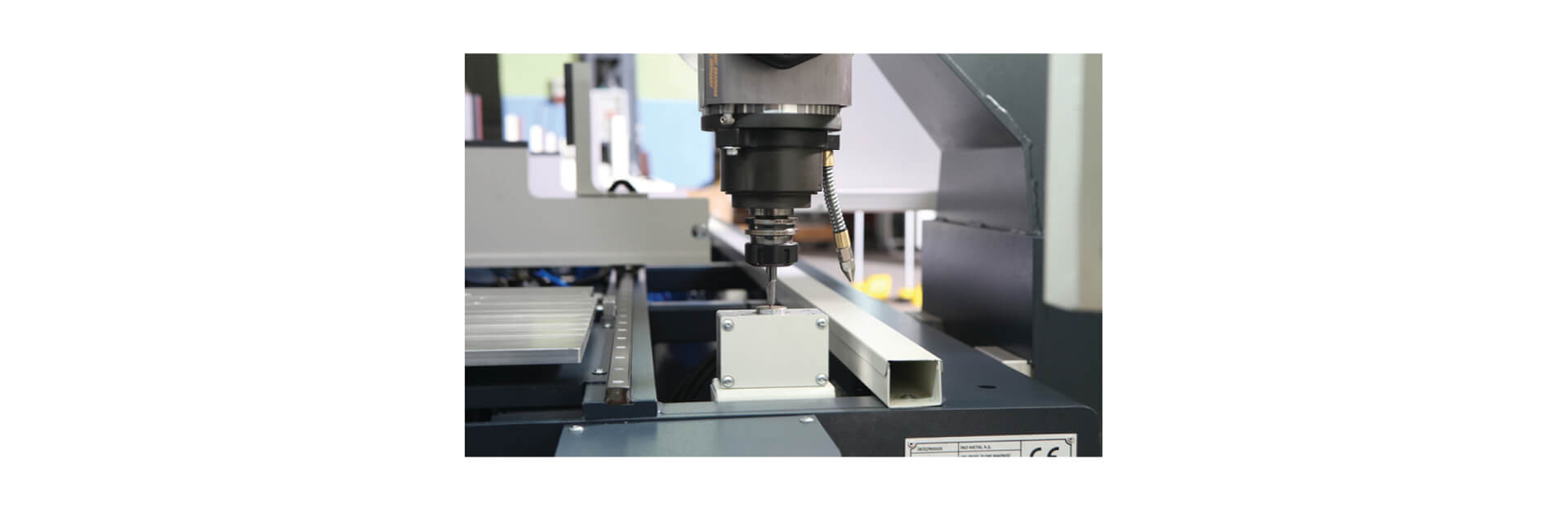 INO XP 8000 Centro de Mecanizado de Perfiles CNC de 4 Ejes