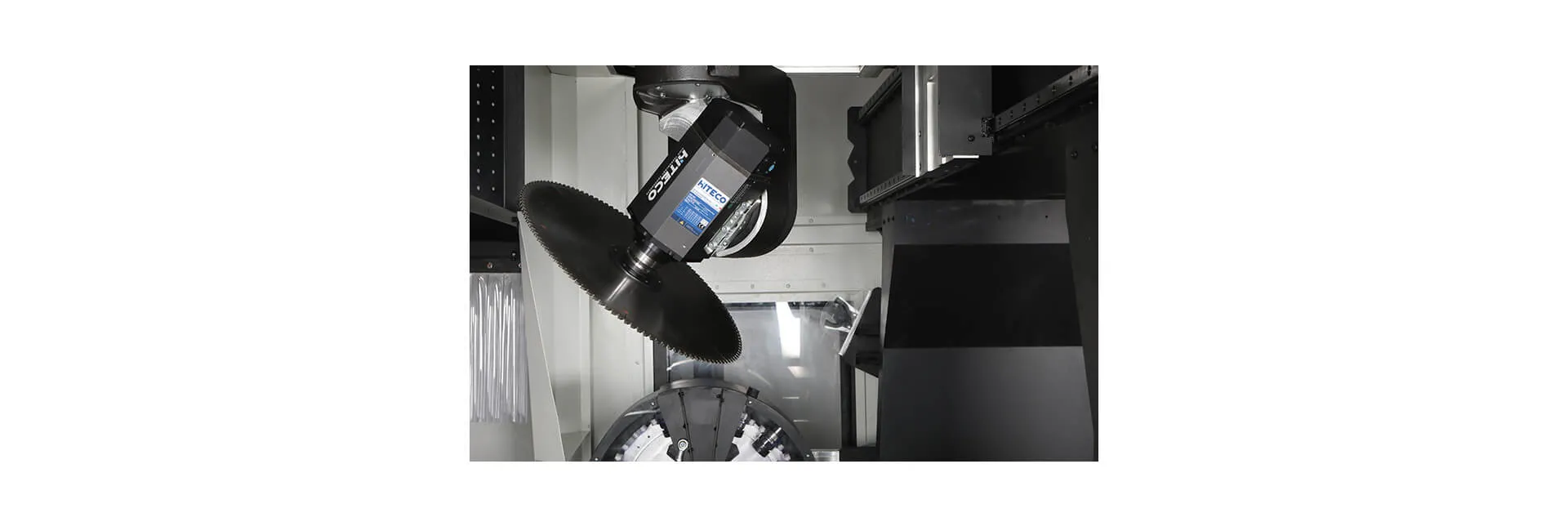 Centro de mecanizado y corte de perfiles CNC INO Apollo de 5 ejes